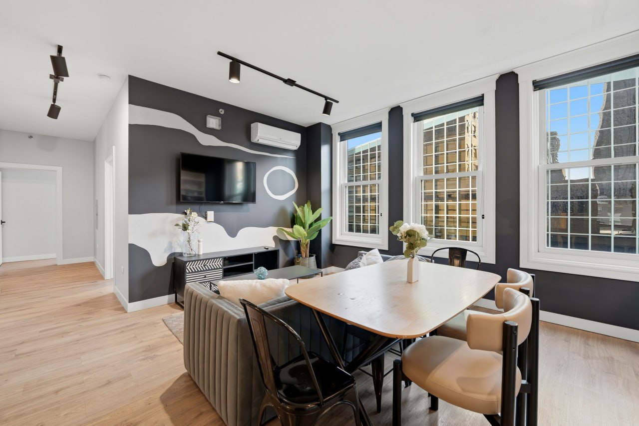 Three-bedroom, 9th floor